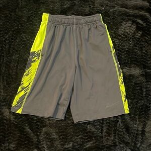 Nike Boys Athletic Shorts in Gray and Neon Yellow Size Medium